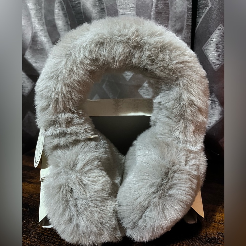 New ASPEN ladies so soft Faux Fur Gray ear muffs